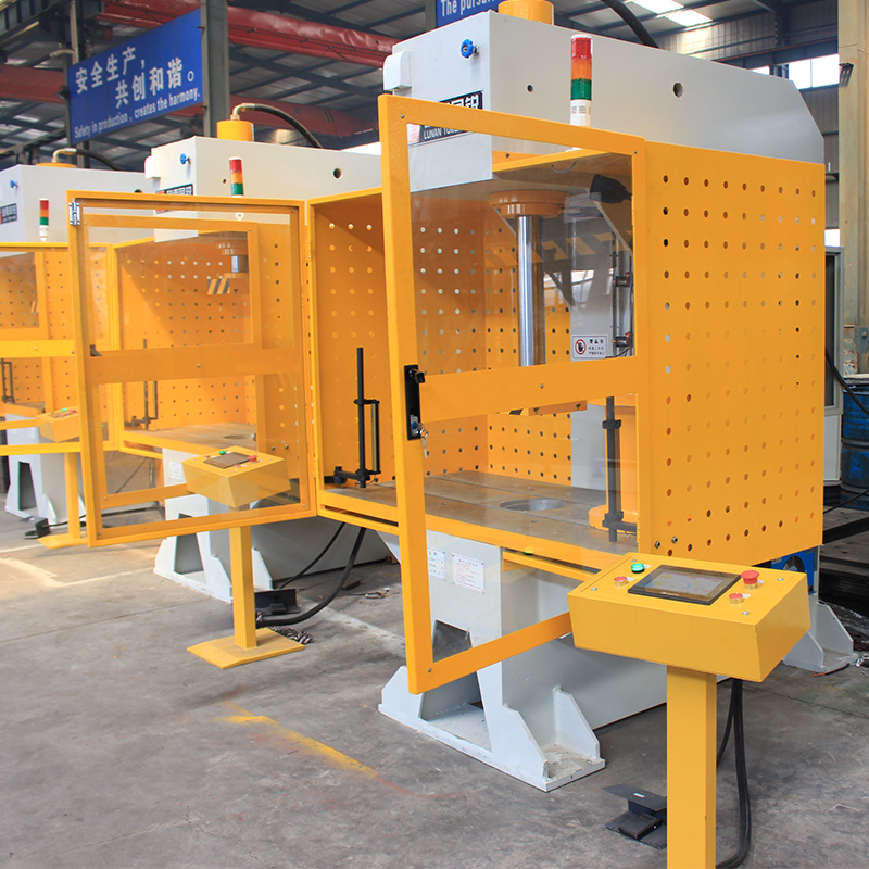 100吨带PLC风冷防护罩单臂油压机 100T带PLC风冷防护液压机