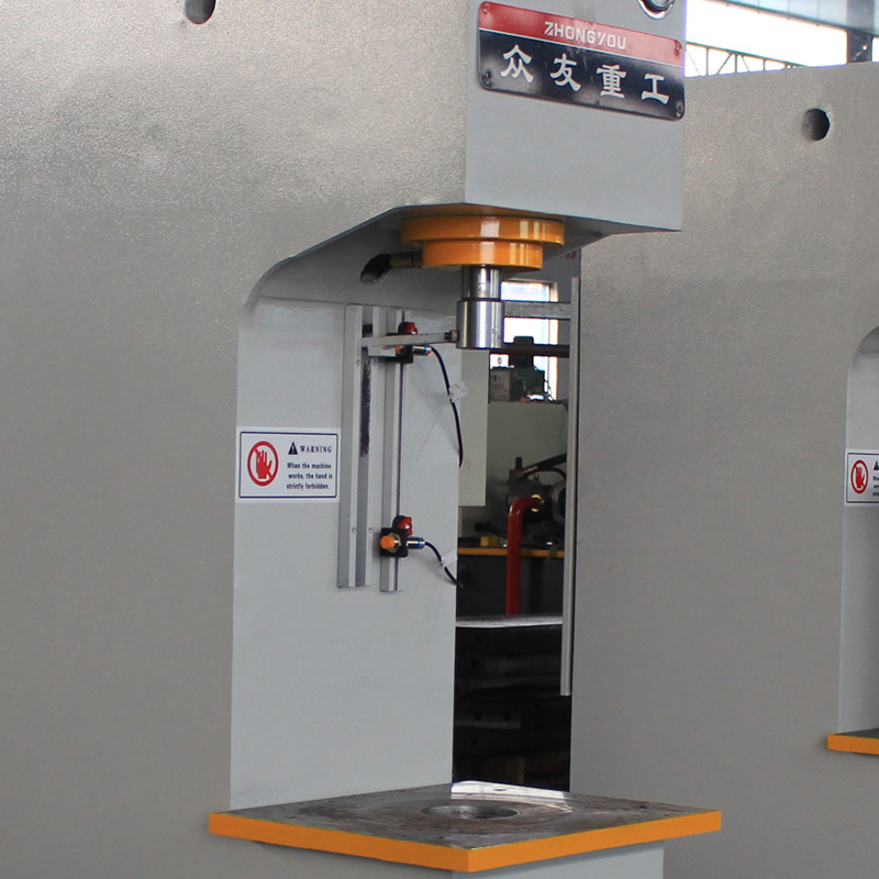 20吨单柱式数控液压机    20TC型校正单臂压力机