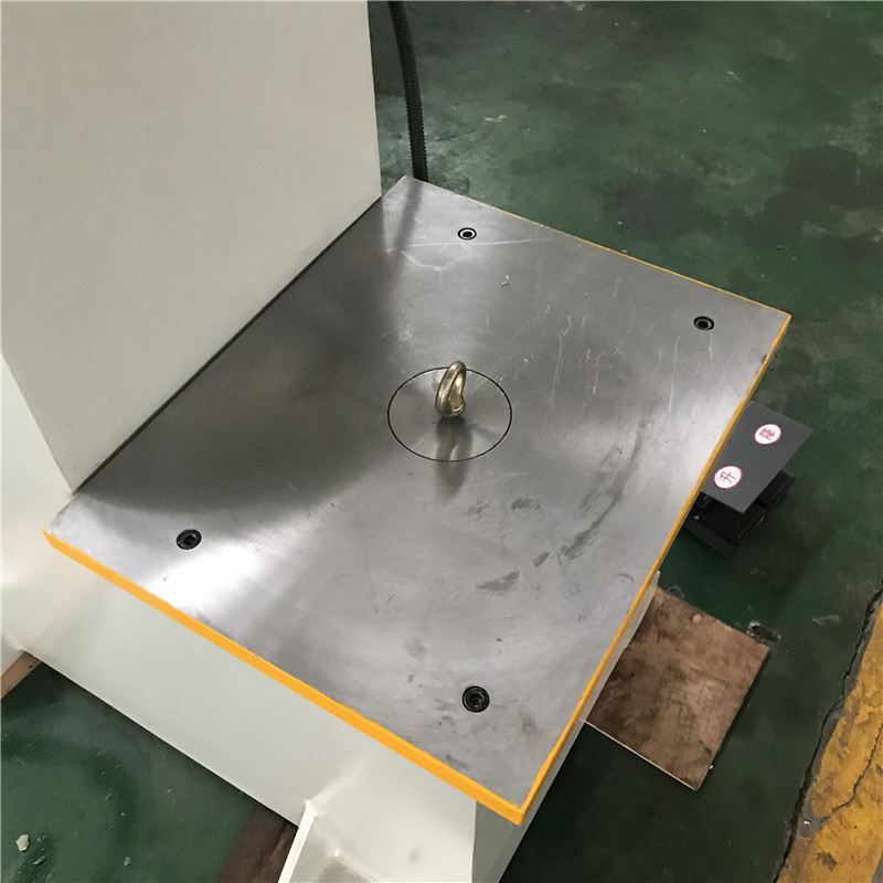 20吨单柱式数控液压机    20TC型校正单臂压力机