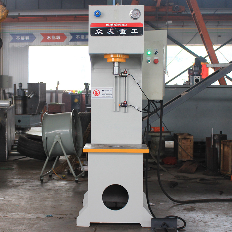 20吨单柱式数控液压机    20TC型校正单臂压力机