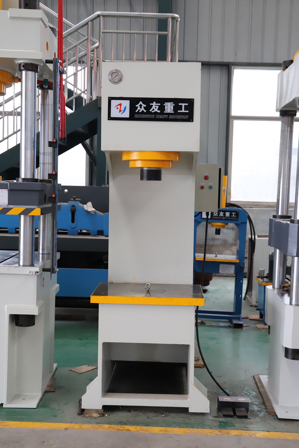 63吨单臂液压机   63T塑料产品压制单柱压力机